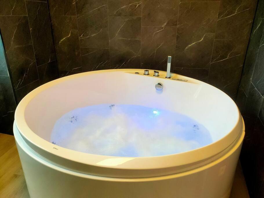 Beaulieu 1 - Jacuzzi Et Clim Apartment *